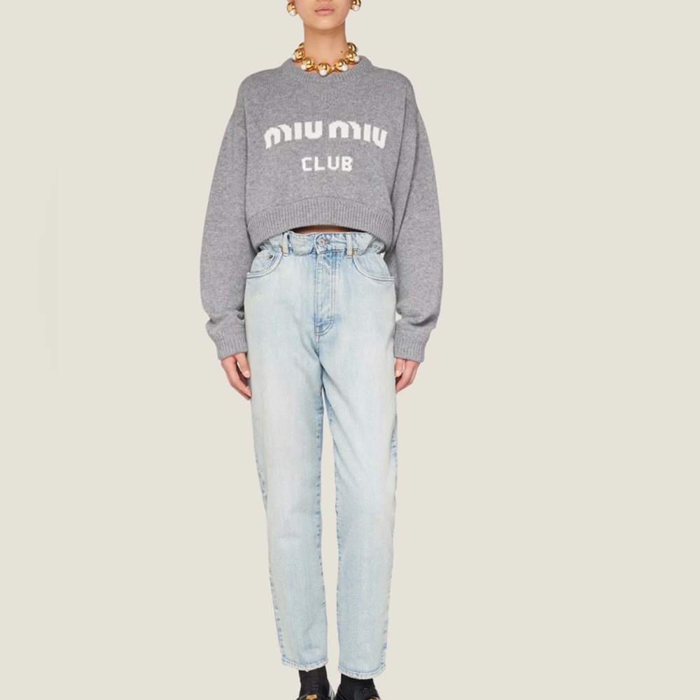 Miu Miu High-Rise Jeans with paperbag style waist and back logo 🔥😍